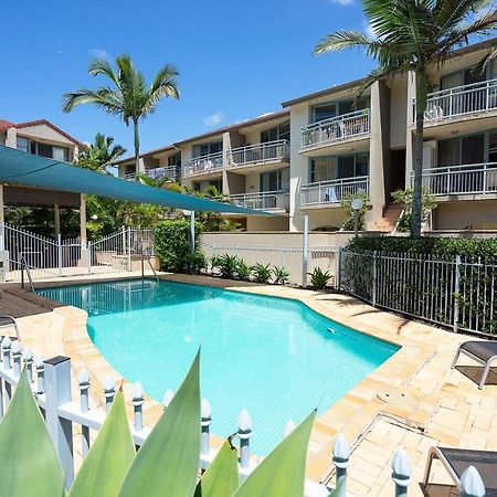 Hola Kirra - Ocean Blue Beachfront Oasis With Balcony Lejlighed Gold Coast Eksteriør billede